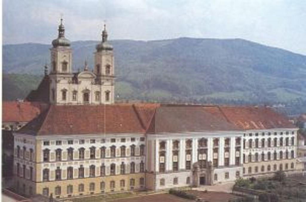 Stiftshotel Garsten Steyr Exteriör bild