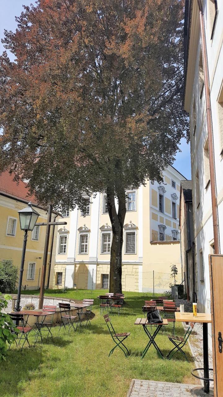 Stiftshotel Garsten Steyr Exteriör bild